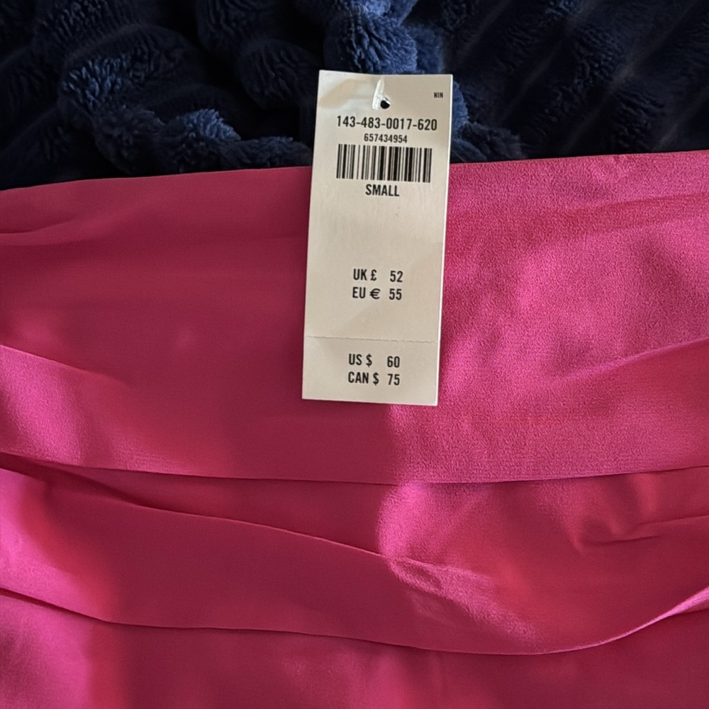 Abercrombie Rosette Ruffle Set - Picture 9 of 9